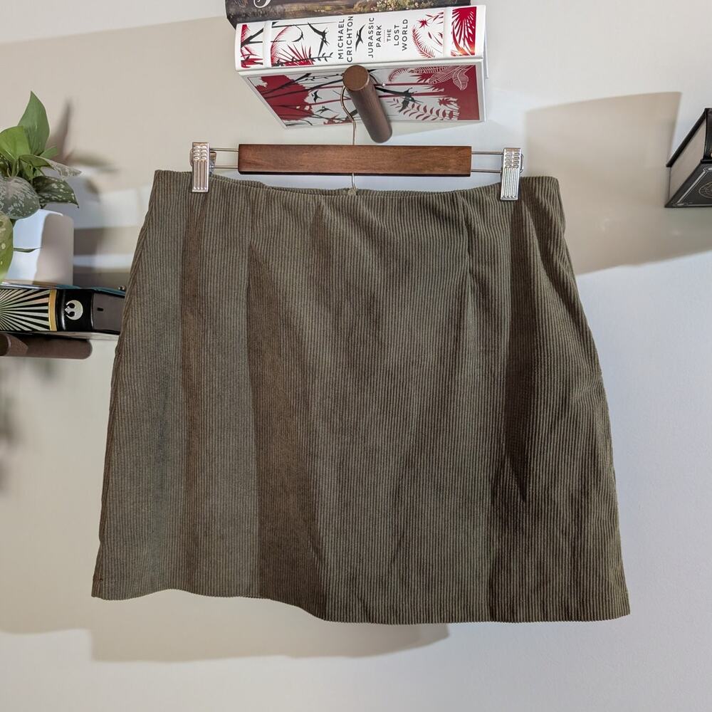 Wenrine | Army Green Corduroy Mini Skirt | Size XL